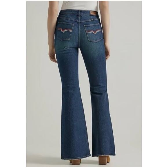 Wrangler Women’s Sz 14 High Rise Flare Jeans Western Stretch Denim Embroidered - Picture 1 of 16